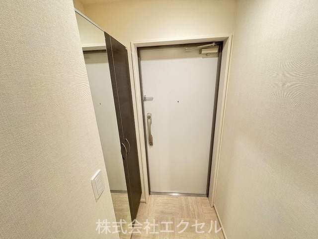 玄関　シューズBOX完備の玄関です。