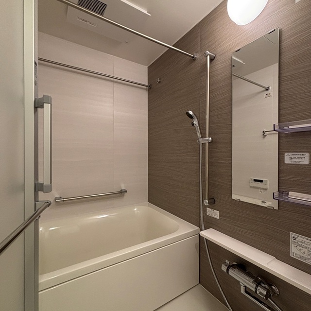 バス・シャワールーム　※写真は同タイプ住戸です。