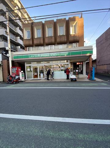 コンビニ　ローソンストア１００草加住吉店（コンビニ）まで290m