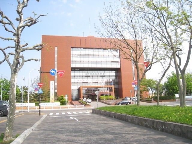 役所　函館市役所（役所）まで622m
