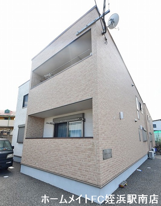 建物外観　★買い物利便性良好の落ち着いた住環境♪★