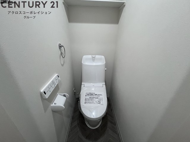 トイレ　温水洗浄便座付きのトイレです♪