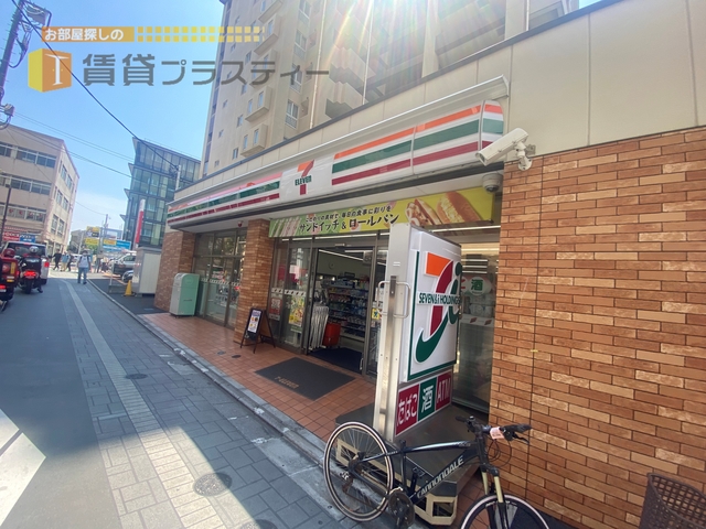 コンビニ　セブンイレブン（コンビニ）まで598m