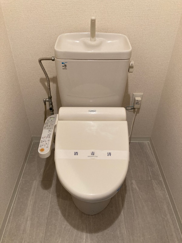 トイレ　※写真は４階のお部屋で参考になります