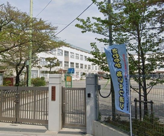 小学校　足立区立高野小学校（小学校）まで370m