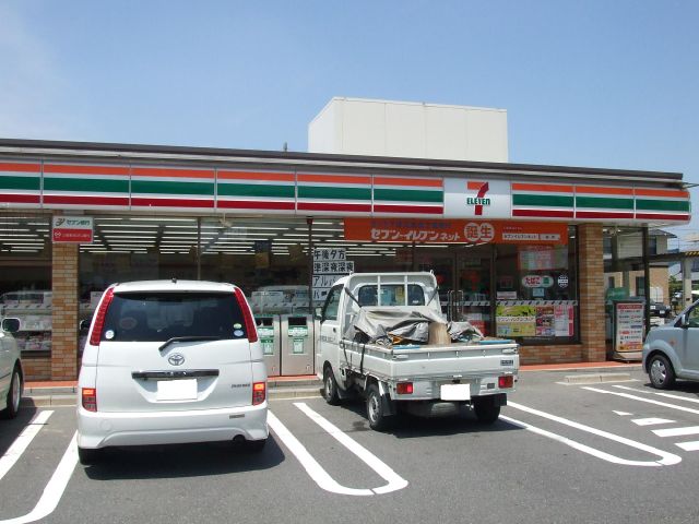 コンビニ　セブンイレブン（コンビニ）まで530m