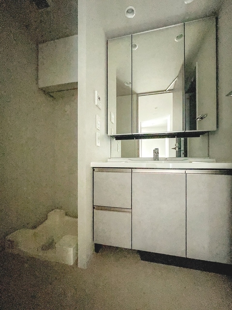 洗面設備　※写真は同タイプ住戸です。