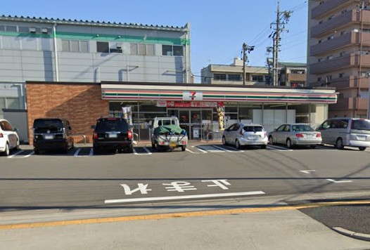 コンビニ　セブンイレブン 名古屋川西通店（コンビニ）まで741m