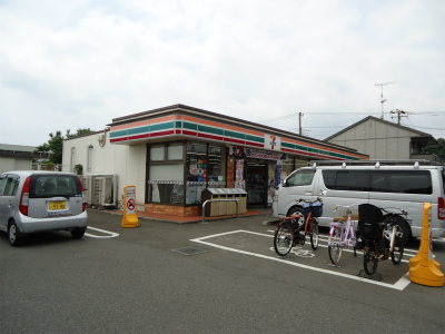 コンビニ　西大沼 セブンイレブン（コンビニ）まで734m