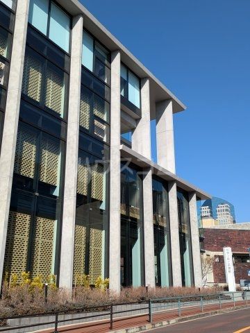 図書館　神奈川県立図書館(紅葉ヶ丘)（図書館）まで829m