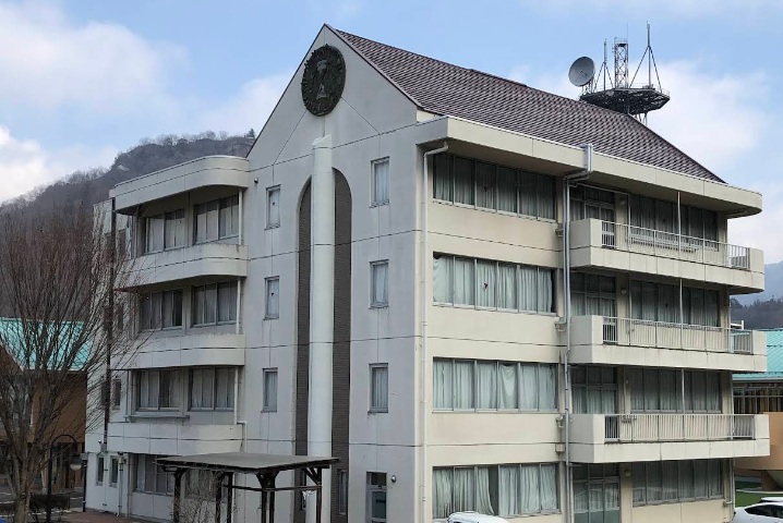 大学・短大　大月短期大学（大学・短大）まで9279m