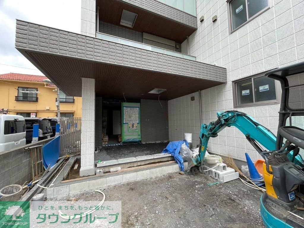 ロビー　駐車場