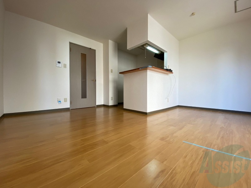 居室・リビング　広くてキレイなお部屋が広がっていて、充実した生活が送れそう。