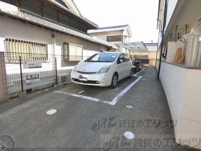 駐車場　駐車場
