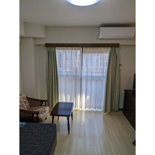 居室・リビング　家具・家電付き