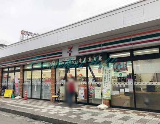 コンビニ　セブンイレブン 大和鶴間駅西口店（コンビニ）まで400m