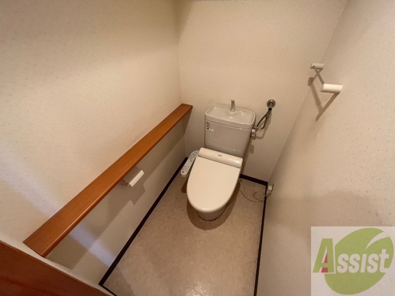 トイレ　こちらはトイレです。清潔感があり、安心して使用できます。