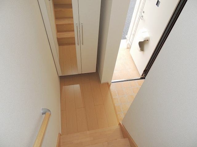 玄関　収納もある玄関です