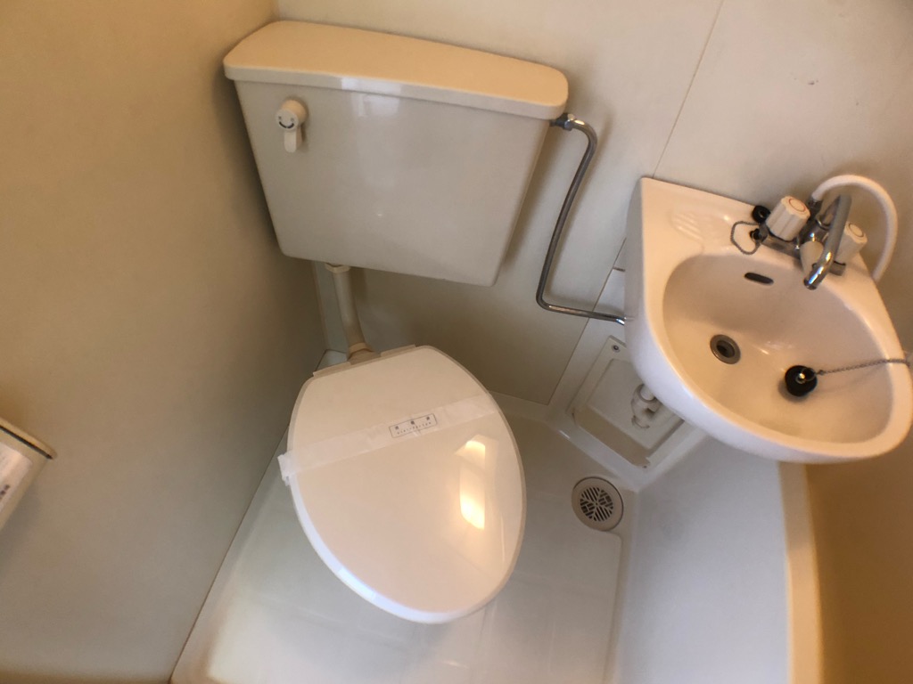 トイレ　浴室内にトイレがあります☆