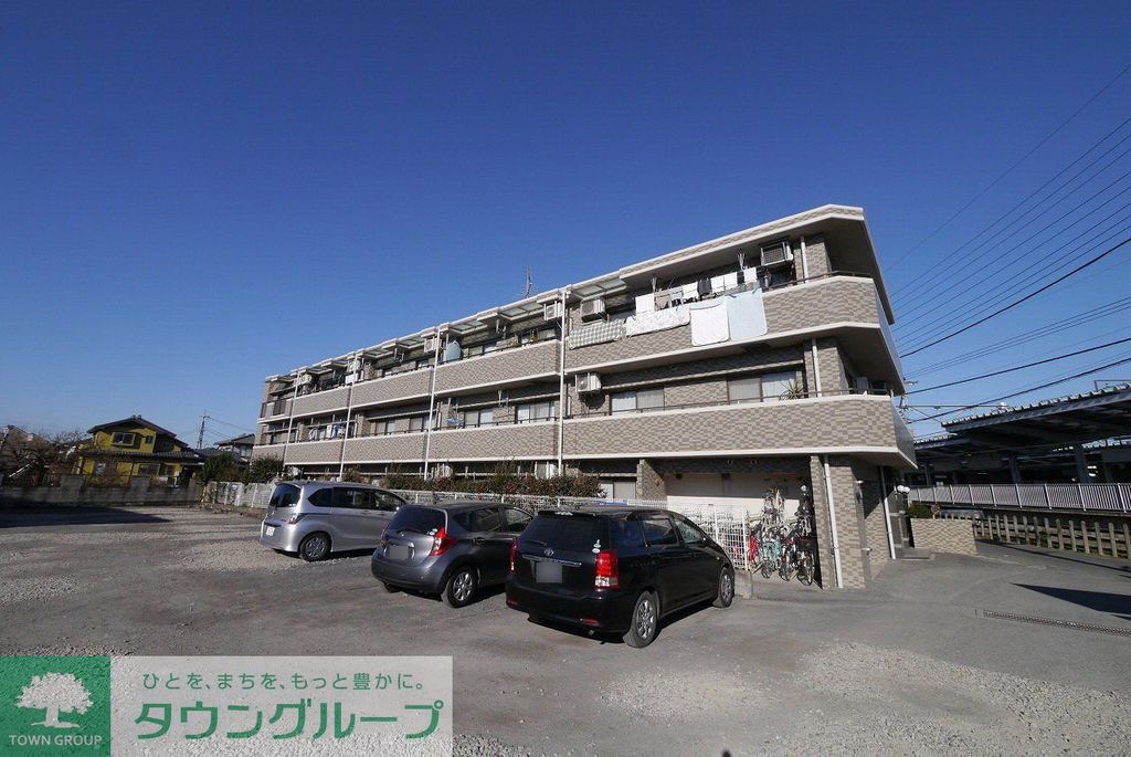 建物外観　駐車場