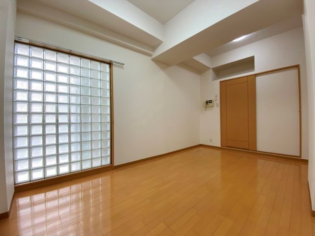 ＪＲ阪和線 美章園駅 徒歩3分 8階建 築21年の居間写真