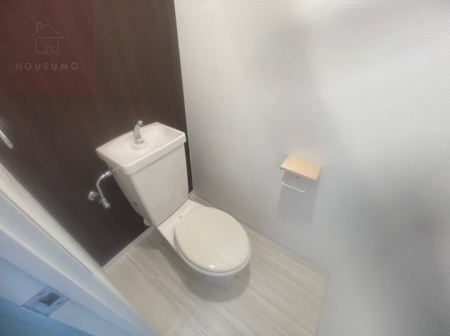 トイレ　落ち着いた玄関です