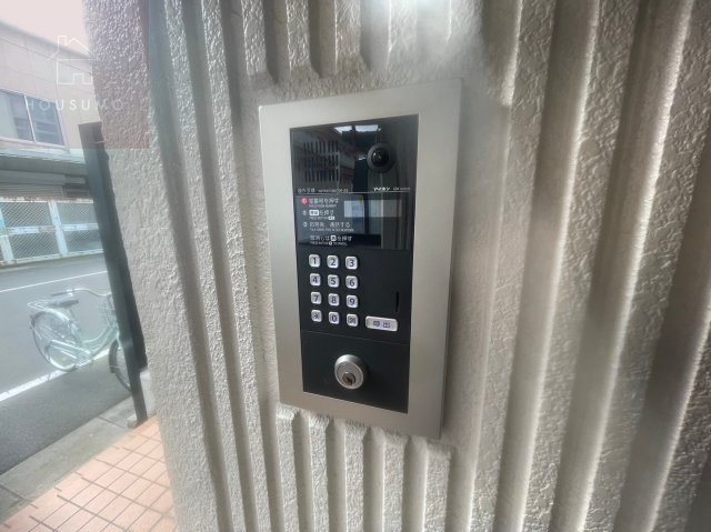 セキュリティ　毎日通るエントランスはこのようになっています