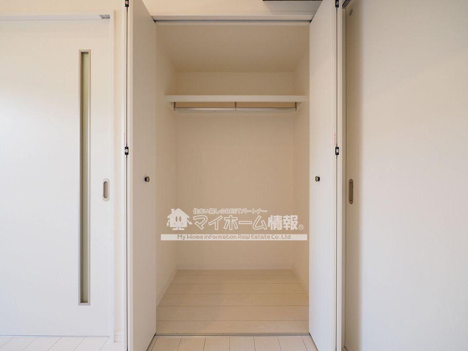 収納　片づけ上手になるハンガーポール付きクローゼット！！