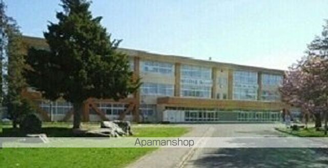 小学校　滝川市立滝川第二小学校（小学校）まで1000m