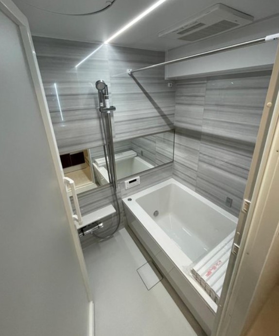 バス・シャワールーム　※別部屋の参考写真です。