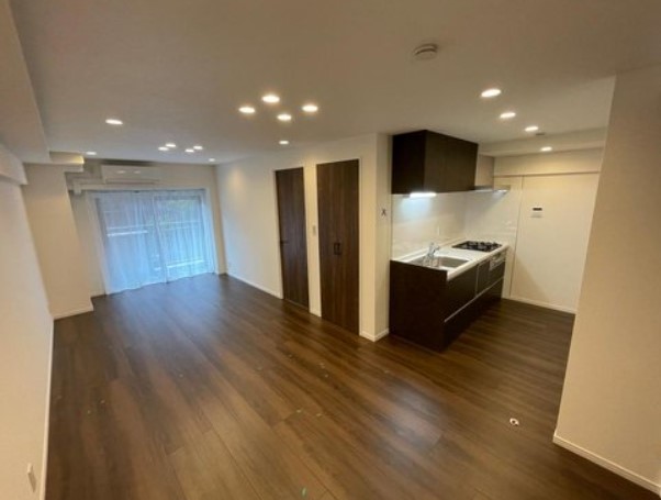 居室・リビング　※別部屋の参考写真です。