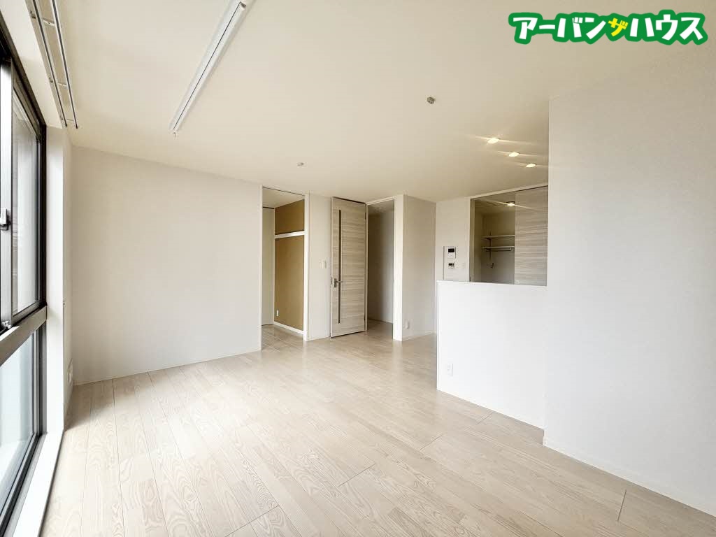 アイリスIIの居間写真