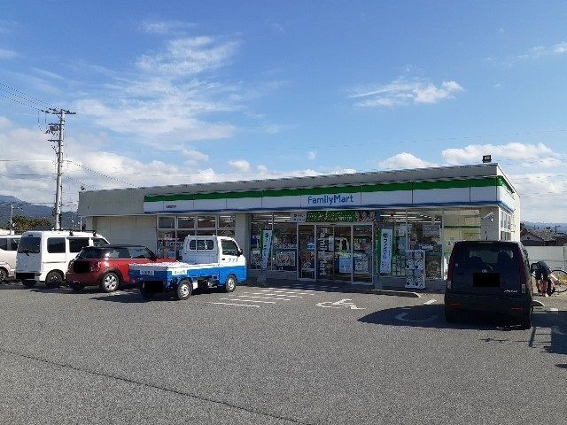 コンビニ　ファミリーマート高宮店様（コンビニ）まで780m