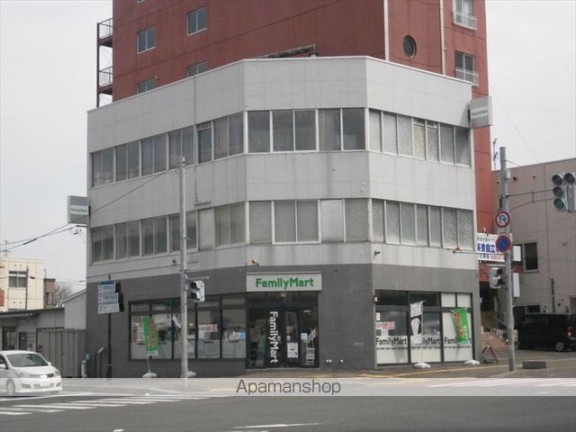 コンビニ　ファミリーマート（コンビニ）まで840m