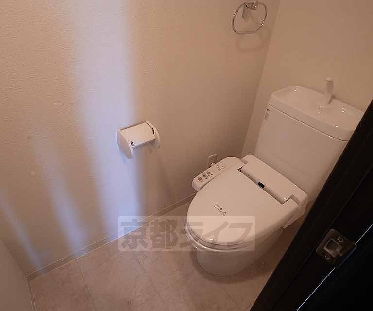 地下鉄東西線 京都市役所前駅 徒歩5分 7階建 築21年のトイレ写真