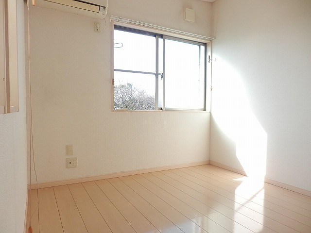 ヒルズKの居間写真