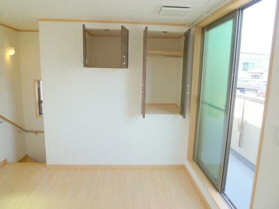 西巣鴨二丁目 戸建の居間写真