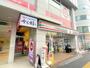 コンビニ　セブンイレブン新宿左門町店（コンビニ）まで443m