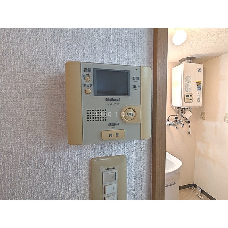セキュリティ　モニター付きインターホンで来客確認も安心です！