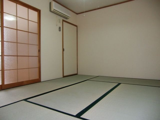 グリンピアAの居間写真