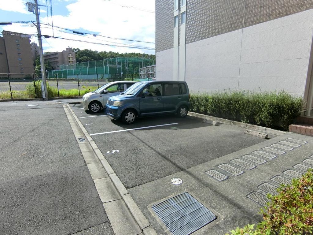 駐車場　駐車場