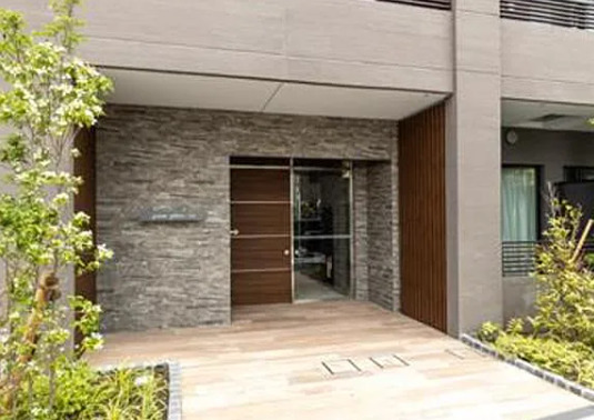 エントランス　建物の内部です