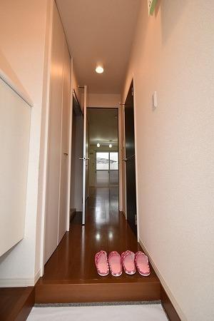 玄関　※参考写真
