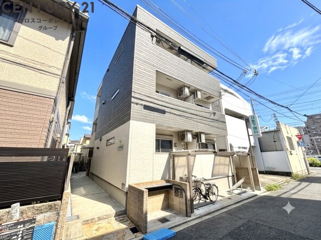 建物外観　オートロックで外部の人間が簡単に出入りできないため安心です。