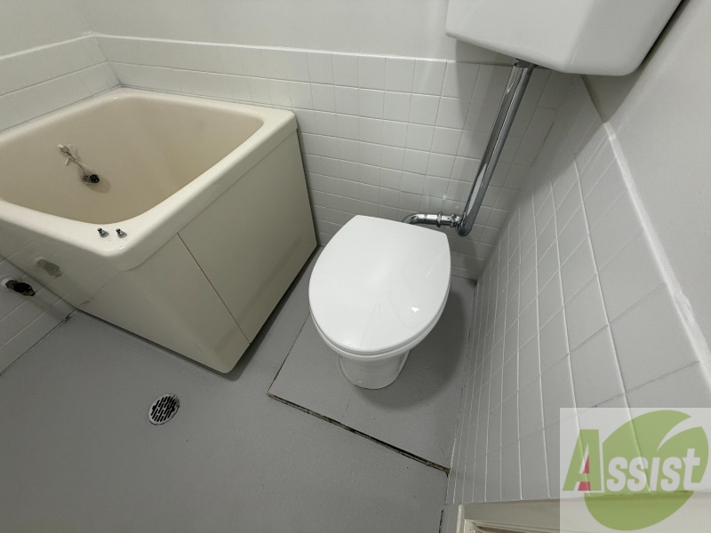 トイレ　こちらはトイレです。清潔感があり、安心して使用できます。