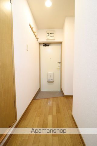 富山地鉄本線 東新庄駅 徒歩13分 3階建 築31年の玄関写真