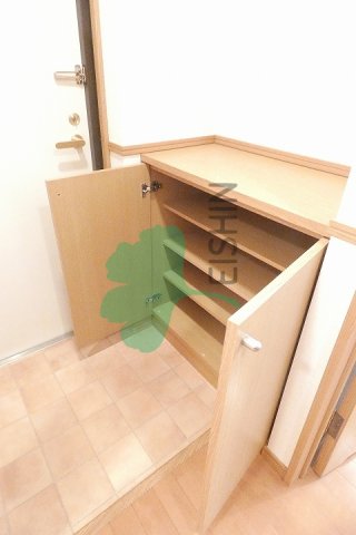 玄関　下駄箱もしっかりついてます！