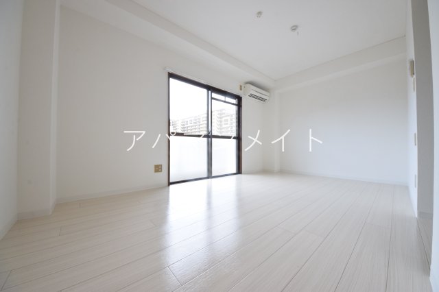 エクセルピア戸塚の居間写真