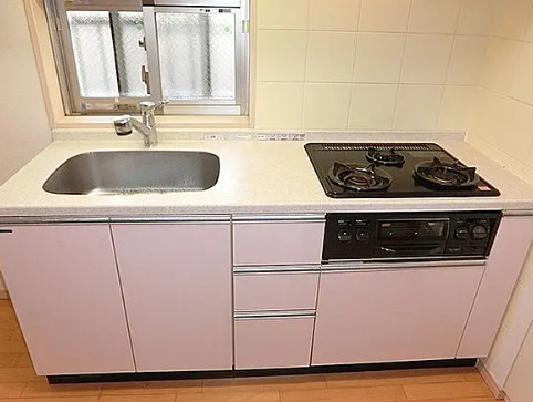 キッチン　別部屋の画像を使用しております。