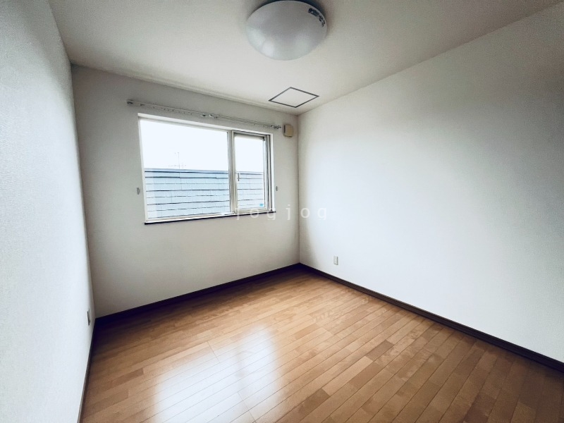 その他部屋・スペース　日当たりの良い明るいお部屋です。